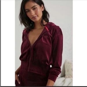 Anthropologie burgundy velvet cropped zip up hoodie Size XS